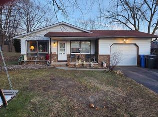 806 Dubois Dr, Baraboo, WI 53913