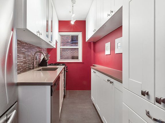 5th image of 205 E 77th St