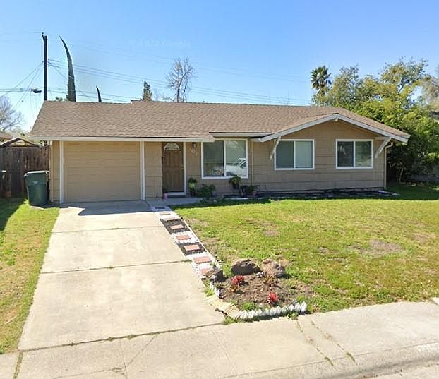 2nd image of 4022 Cortright Way