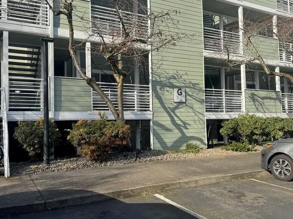 185 N Hayden Bay Dr, Portland, OR 97217