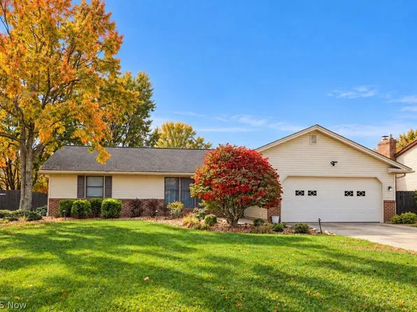 833 Trailwood Dr, Youngstown, OH 44512