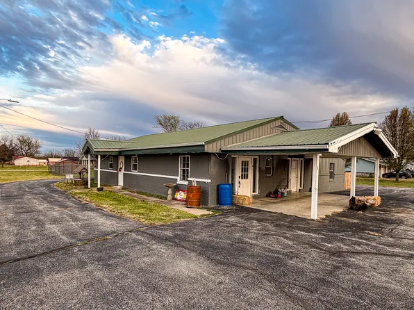 804 E Hurlbut St, Wheaton, MO 64874