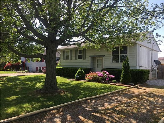 2nd image of 2138 Eastlawn St