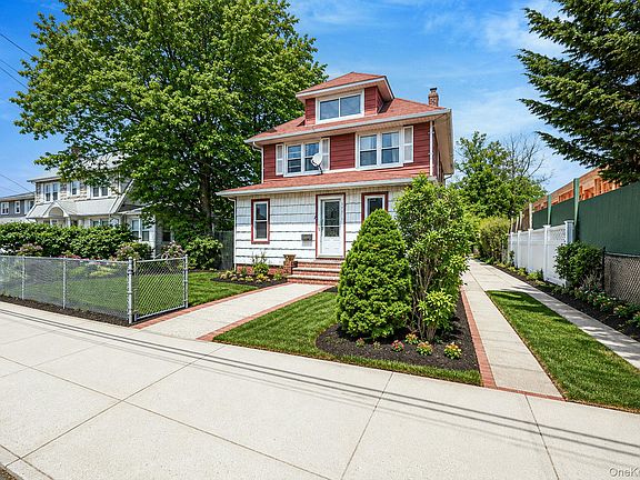 2nd image of 21823 139th Avenue