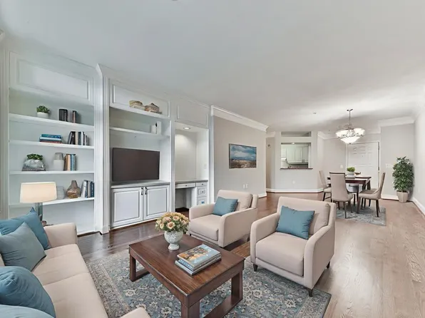 3334 Peachtree Rd NE APT 614, Atlanta, GA 30326