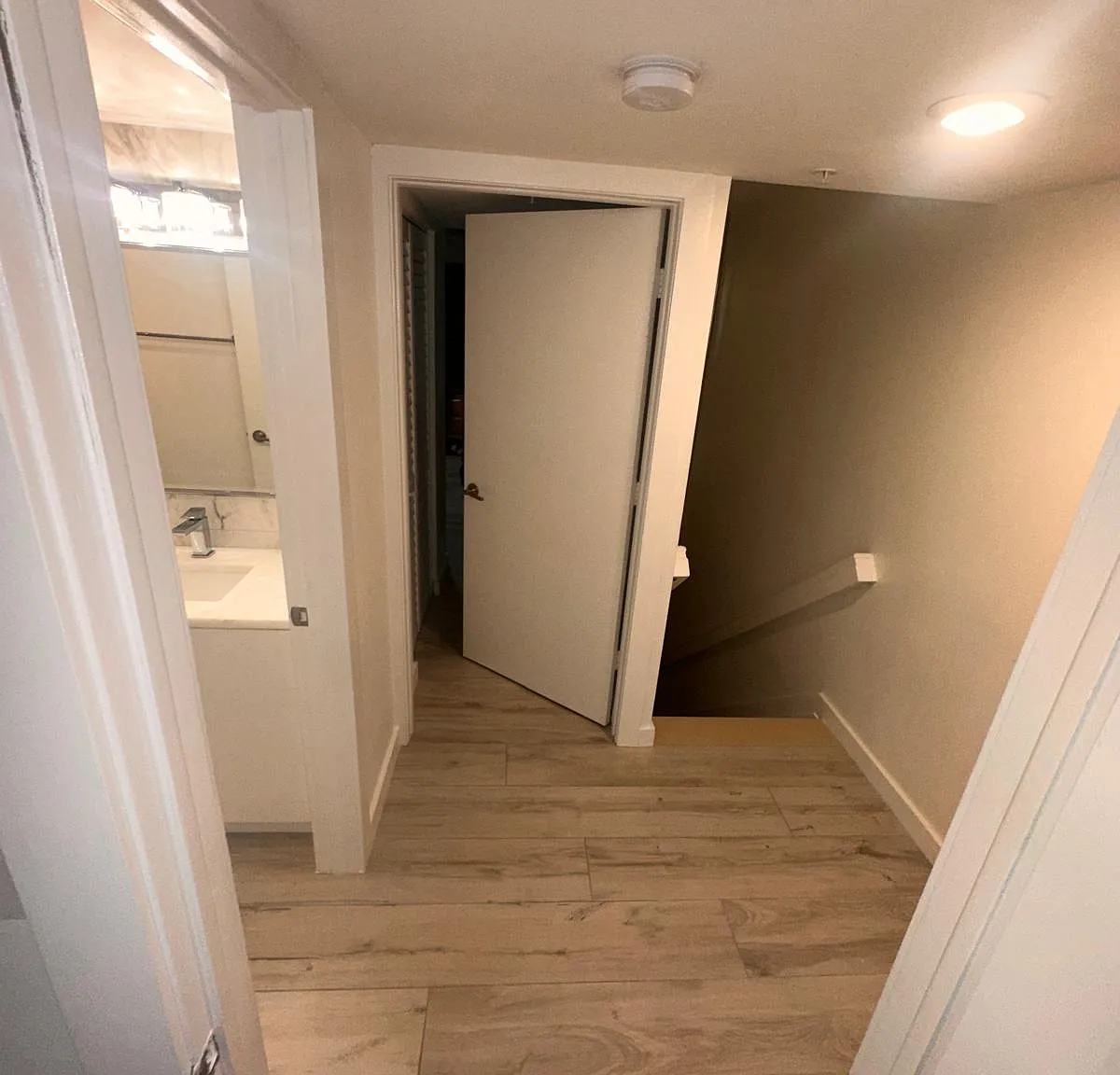 2 bed, 2.5 bath, 1160 sqft, $2,300 — Photo 3