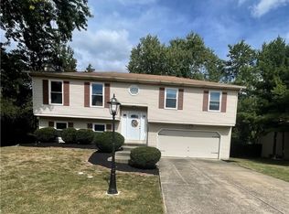 18668 Admiralty Dr, Strongsville, OH 44136