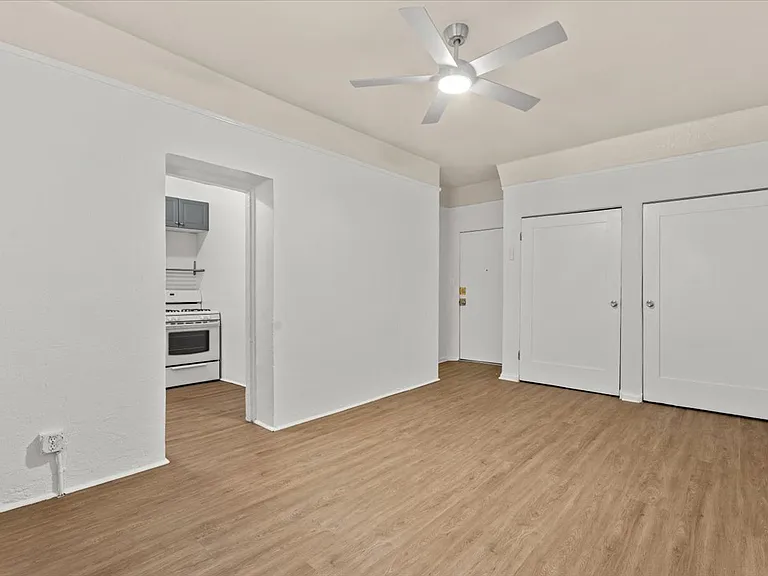 Madison Apartments — Photo 6