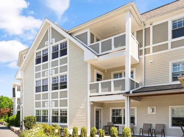 2 Manor Ter Unit 209, Lexington, MA 02420