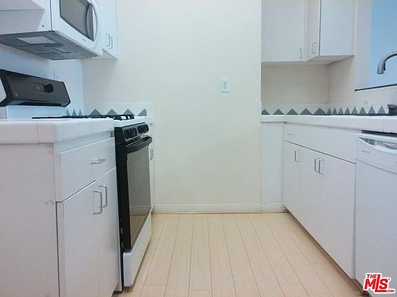3rd image of 5050 Maplewood Ave APT 204