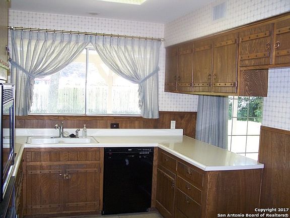 2nd image of 714 Balfour Dr
