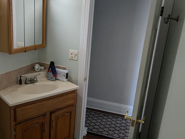 213A Lynwood Ave #A — Photo 2