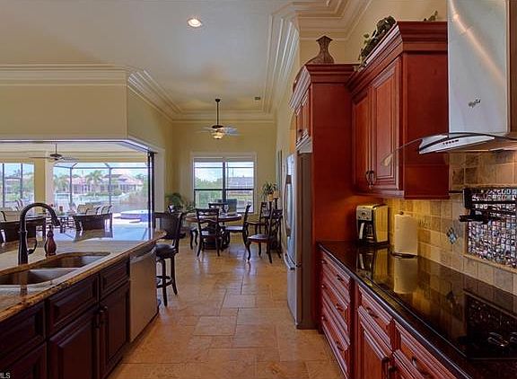5th image of 2537 SW 38th St