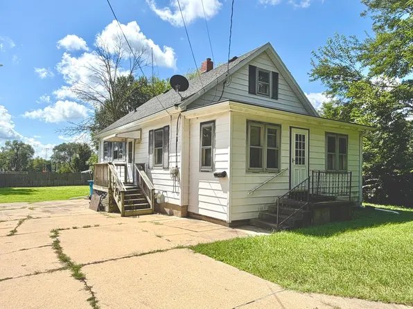 2710 3rd St, Peru, IL 61354
