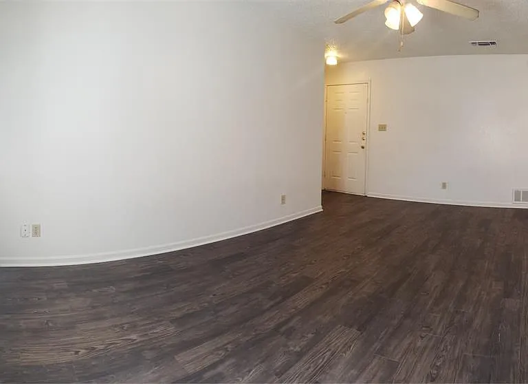 617 Race St #4 — Photo 2