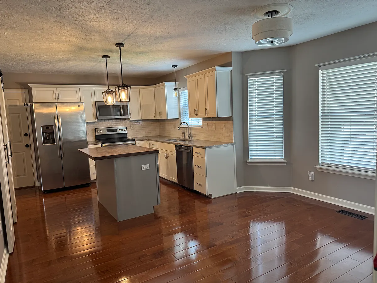 Building Photo - 3805 Fieldside Cir