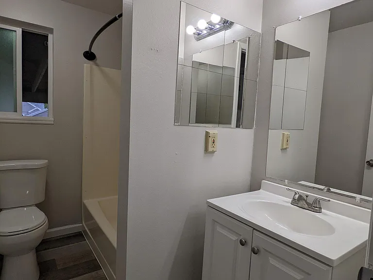 1218 E Nora Ave — Photo 10