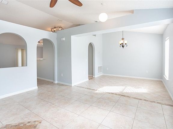 2nd image of 722 Bobolink Ct