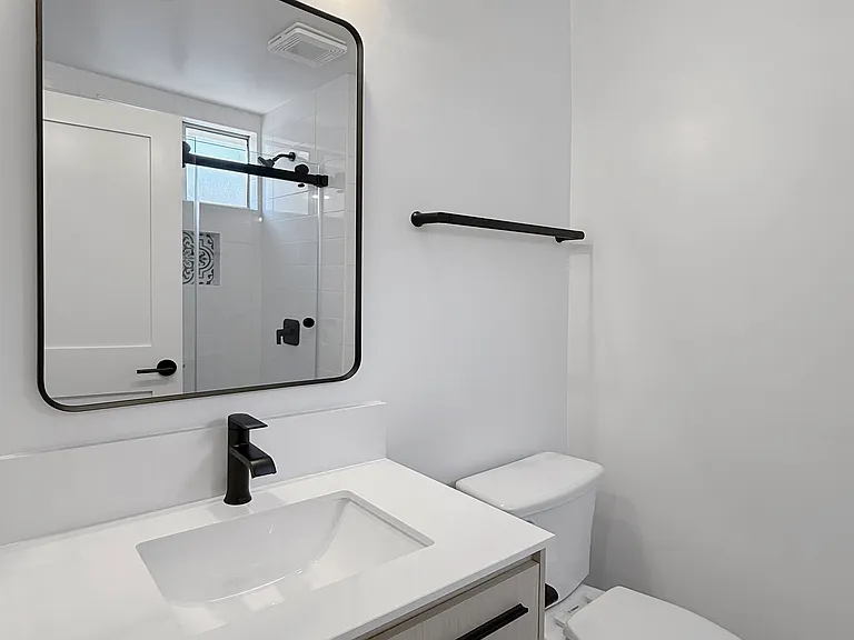 6029 Vantage Ave — Photo 31