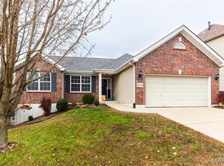 8039 Pinetop Dr, Saint Louis, MO 63129