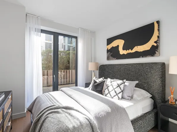 500 West 45th Street image 6 of 13