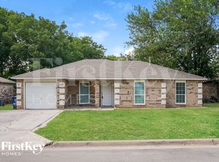 303 West Ct, Glenn Heights, TX 75154