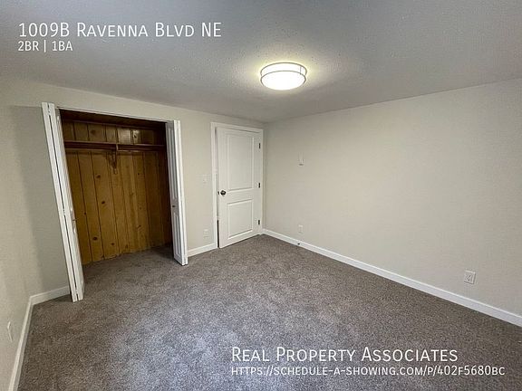 3rd image of 1009B NE Ravenna Blvd