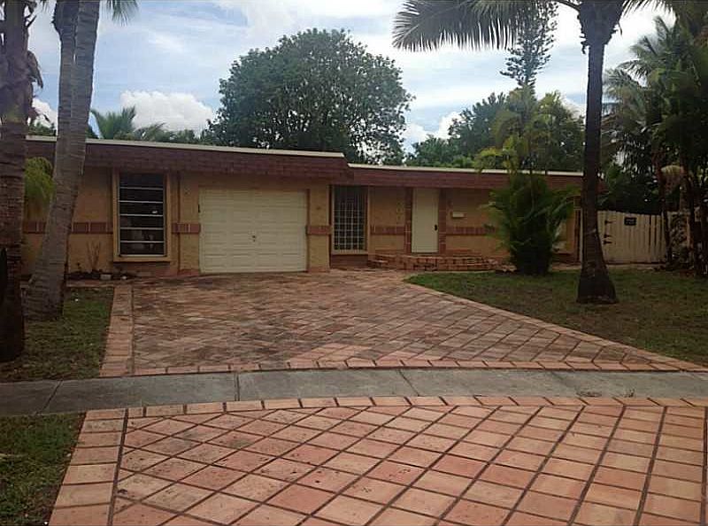 1st image of 7800 NW 68th Ave