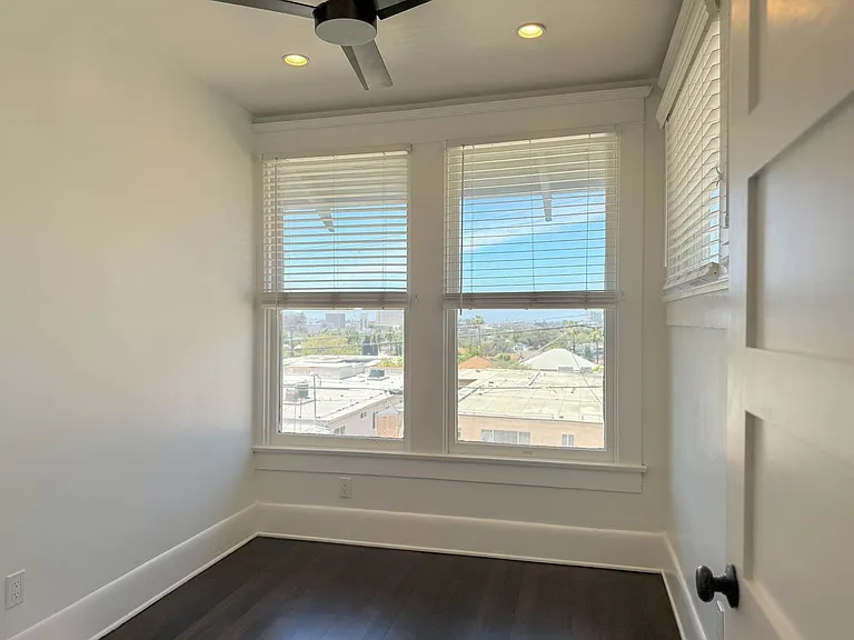 4242 Campus Ave — Photo 6