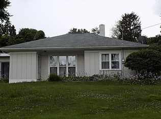 1036 Crest Dr, Crescent, PA 15046