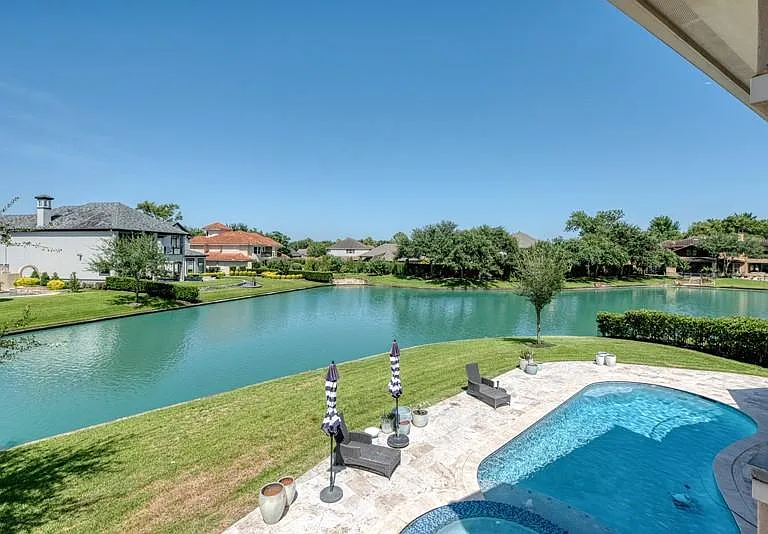 5623 Waters Landing Ln — Photo 32