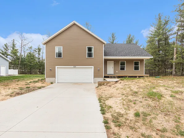 523 W Lakewood Rd, Twin Lake, MI 49457