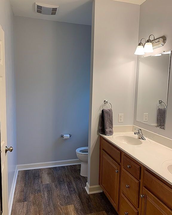 1st image of 220 Vinnie Ave