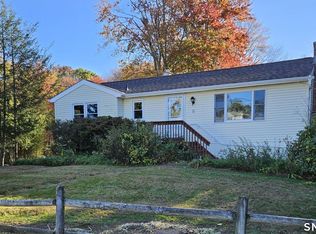 6 Colonial Dr, Prospect, CT 06712