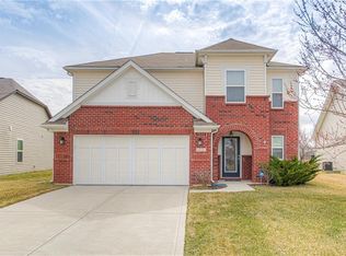 6123 Pebblebrooke Rd, Whitestown, IN 46075