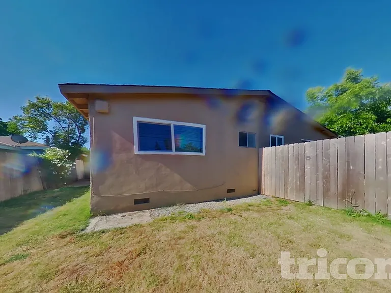 10069 Lincoln Village Dr — Photo 15