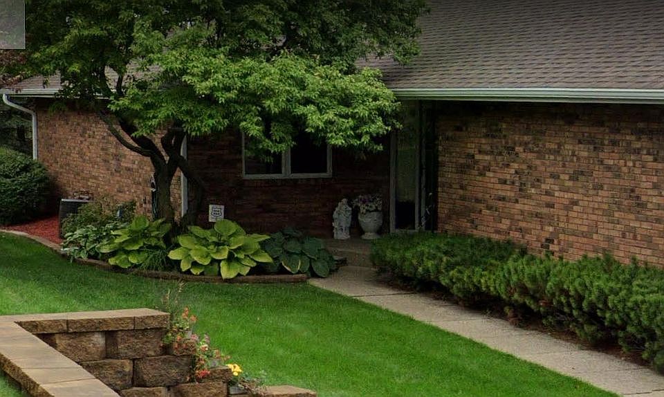 2nd image of 3520 Inglenook Ln