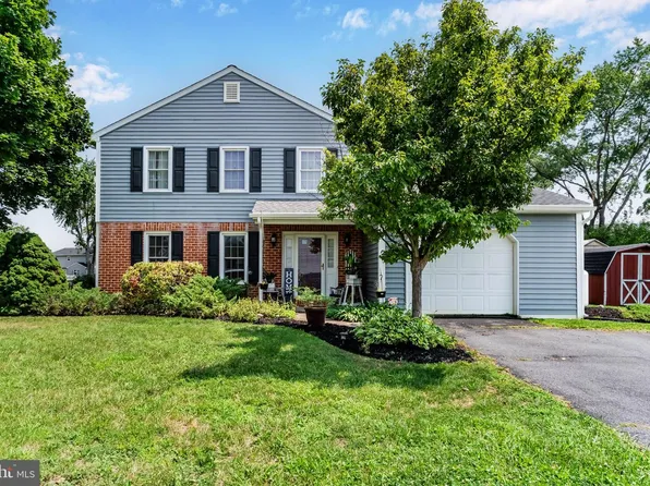 812 N Market St, Mechanicsburg, PA 17055