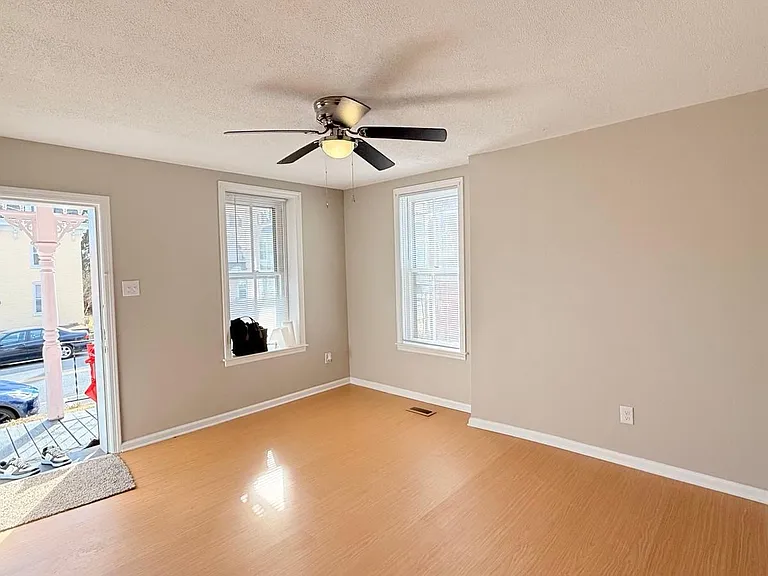 336 Jefferson St — Photo 3
