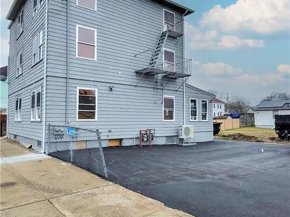 64 Hawkins St, Providence, RI 02908