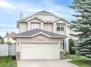 859 S Harvest Hills Dr NE, Calgary, AB T3K 4R4