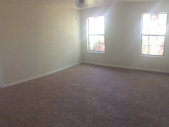 5th image of 211 N Carver St