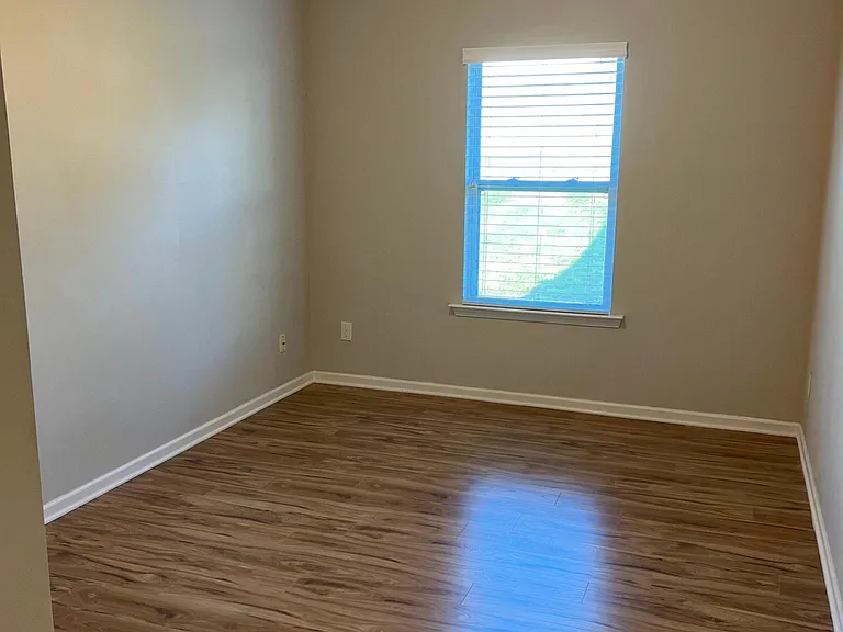 832 Ember Dr — Photo 13