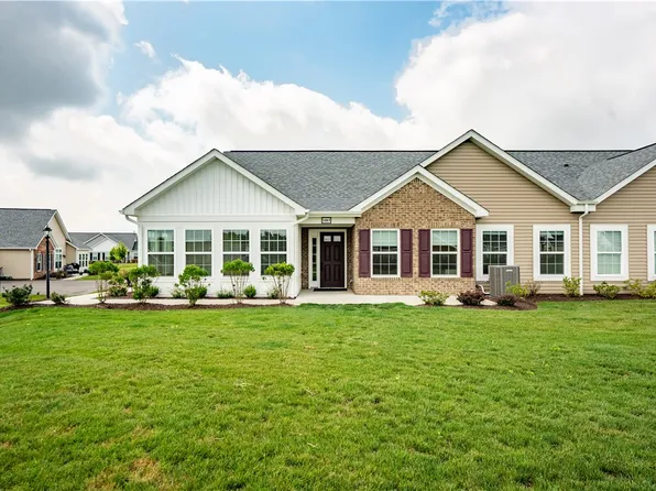 1083 Forest Oaks Dr, Butler, PA 16001
