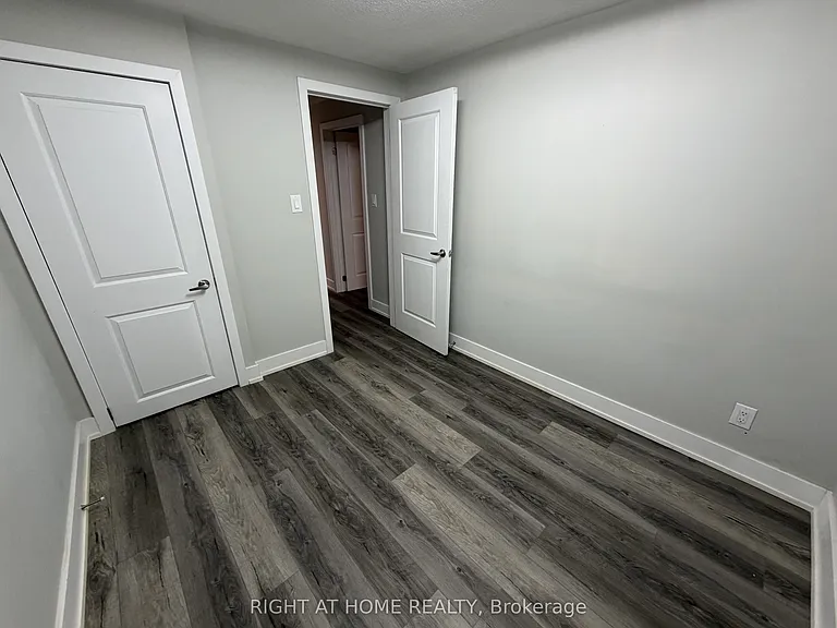 7 Carruthers Cres #BASEMENT — Photo 6