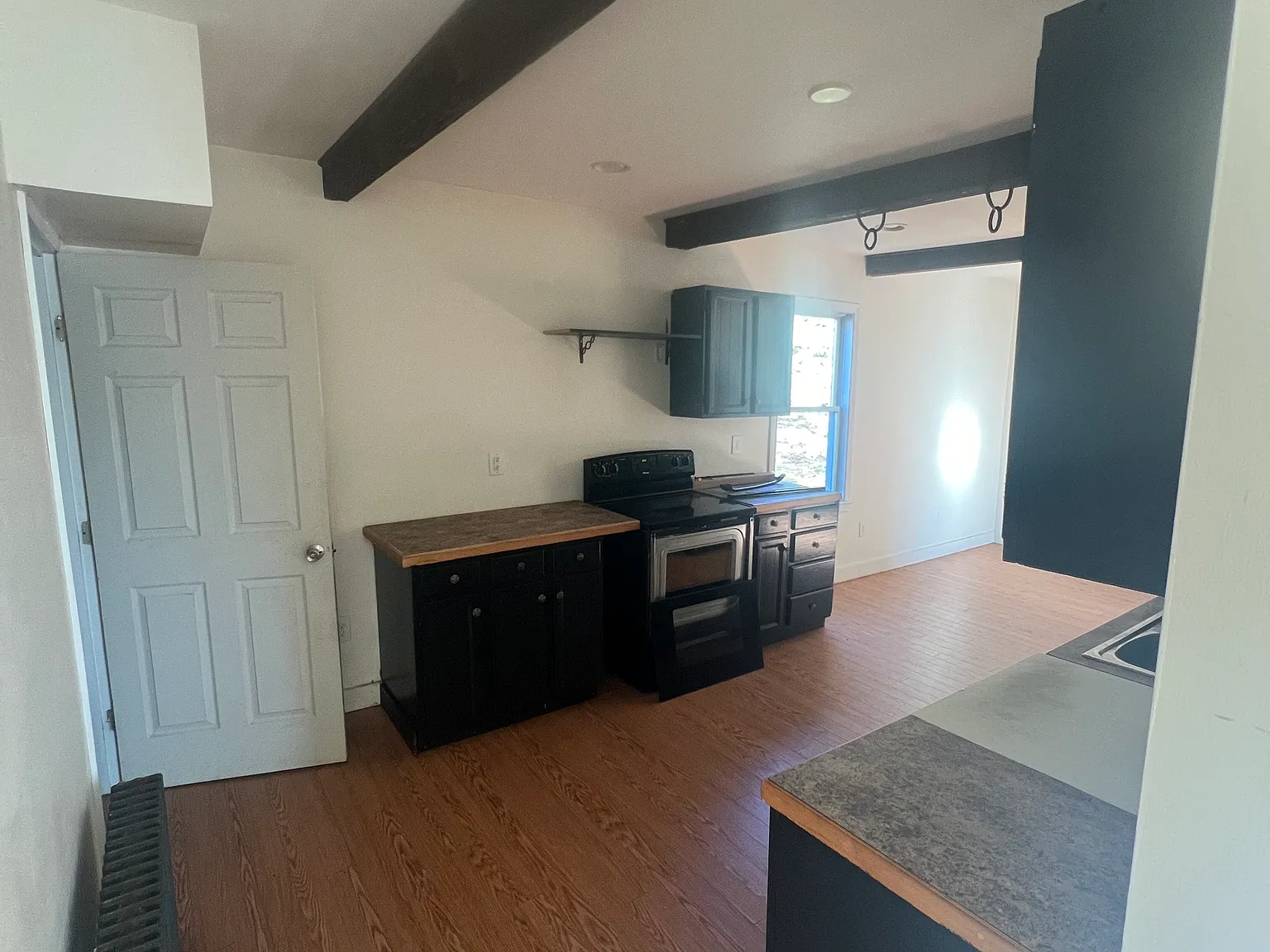 3 bed, 1.5 bath, $2,000 — Photo 2