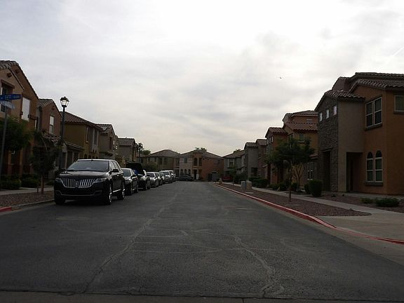 4th image of 1616 N 77th Gln