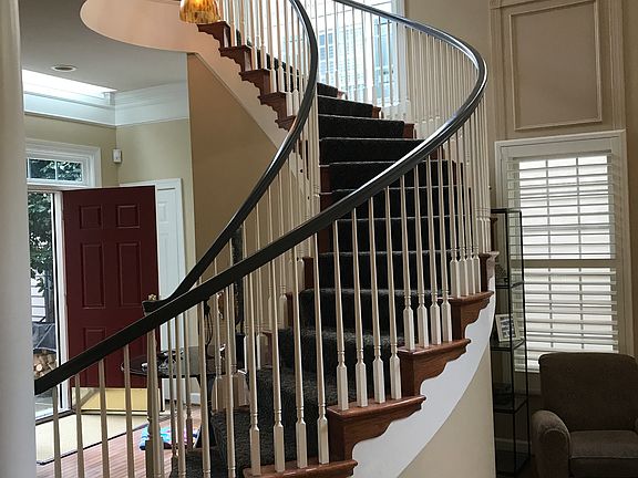 Foyer staircase