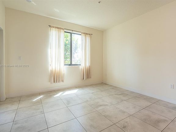 5th image of 4640 SW 84th Ave #18