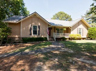 877 Meadowridge Dr, Gardendale, AL 35071